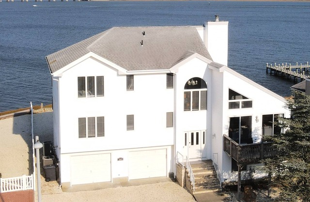 Late Summer & Fall Getaways – Bayfront Home w/Pier, Decks & Stunning Views