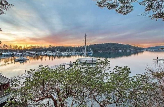 Laurel Point - Friday Harbor on Beautiful San Juan Island
