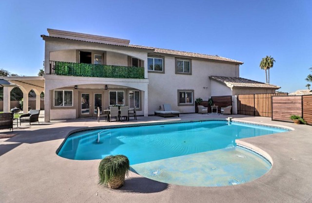Lavish Family Escape with Game Room in Avondale!