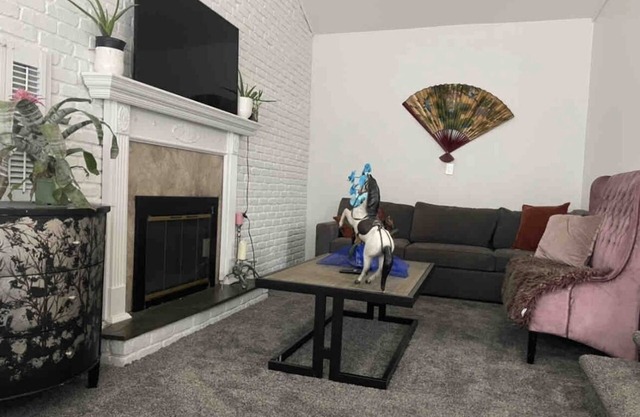 Laylas Gem private waterside house 3 bedroom 2 bath 2 fl backyard WiFi no key NY