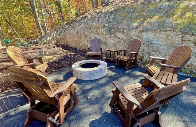 Lazy Bear Lodge 5 Bedroom Cabin by RedAwning