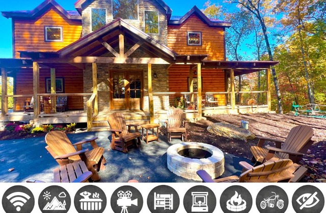 Lazy Bear Lodge cabin