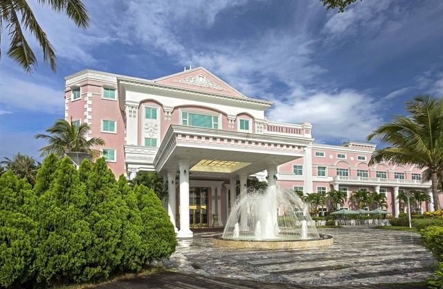 Le Beau Max Resort
