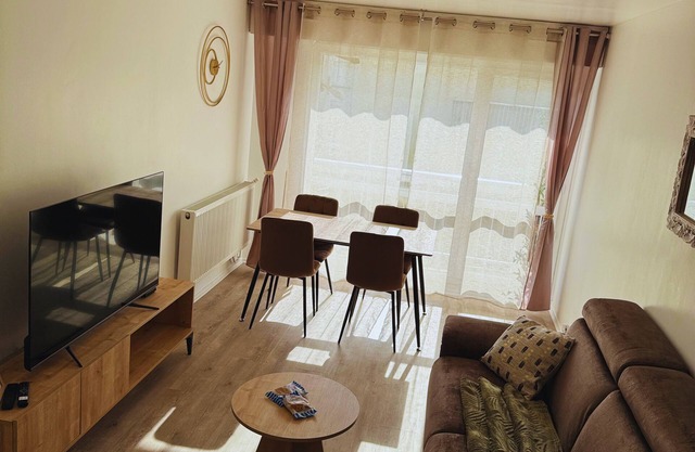 Le Colisée à Deux Pas