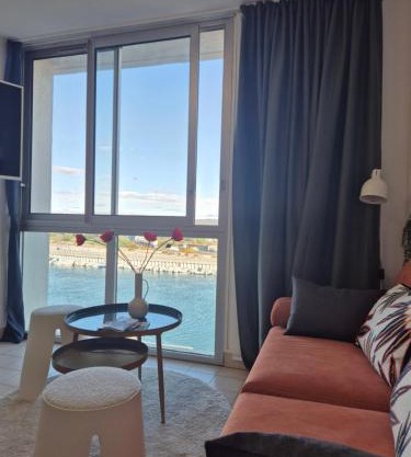 Le Pavois d'Or, studio rénové avec goût, Superbe Vue, Proximité Gare et Centre, Climatisation