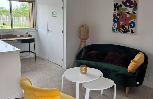 Le Repos des Pins A 5-minute walk from the beach and flush with hiking trails