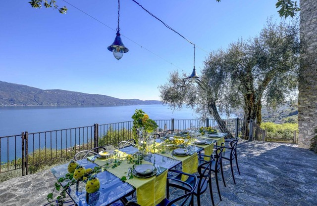 Lemon Garden Retreat - Villa Aura