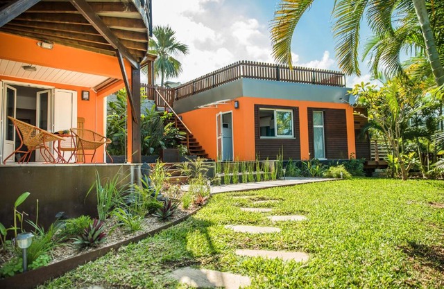 LES BALCONS DU SUD, appartements Cardinal et Aybowan bassin de détente commun pour 4 personnes par logement, Les Avirons