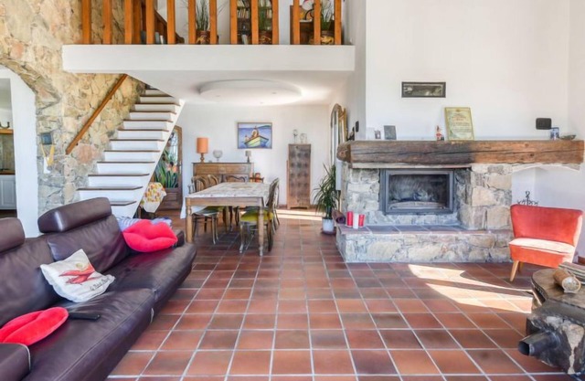 Les Baux Rouges by Interhome