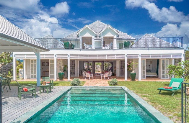 Les Frangipaniers, exceptional villa with swimming pool and direct sea access