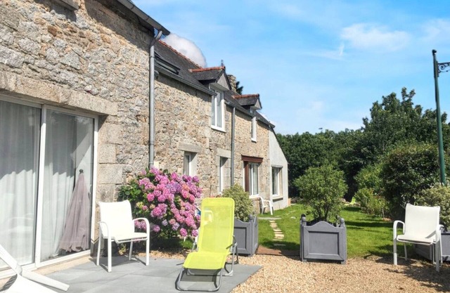 Les Gites du chaos d'Huelgoat – Renovated Former Bakehouse