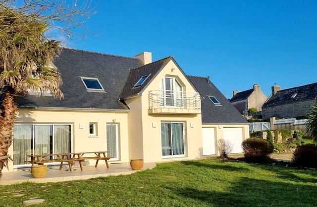 Les Goélands, large family home 400 m from the ocean - 10 to 11 people