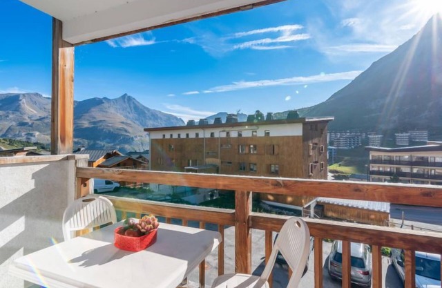 Les Grandes Balmes I et II (Le Lac) by Interhome