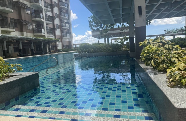 Levi & Moon's Manila Bay