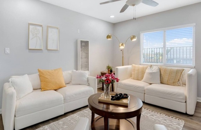 Leyla| Heated Pool/Spa|Downtown|Freeways|Beaches