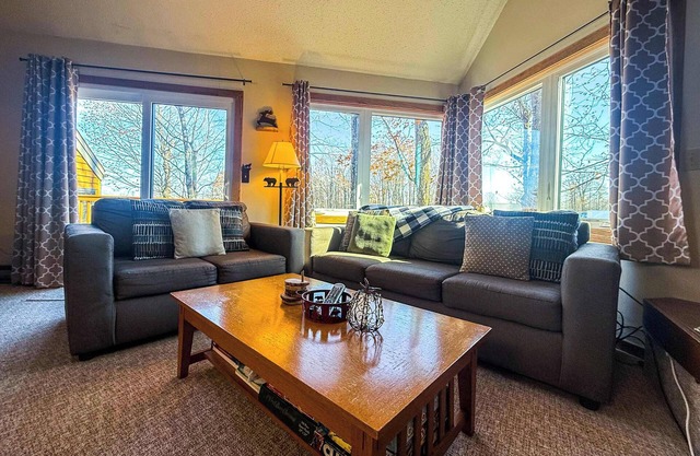 Liftside Loft - SI/SO Condo @ Jackson Creek!