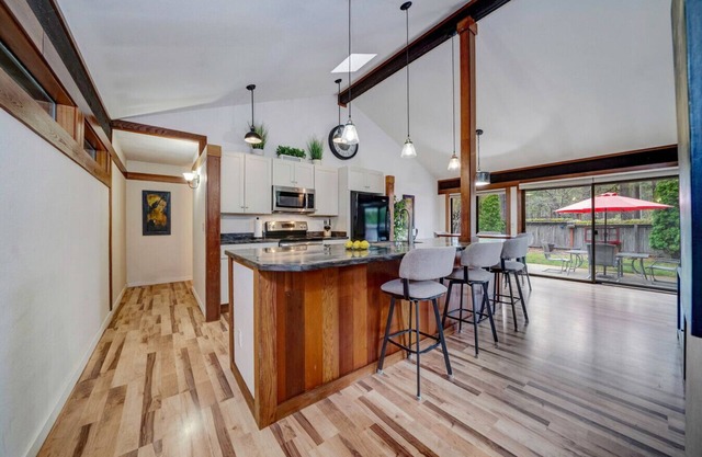 Light, Bright & Beautifully Updated in Graeagle Meadows