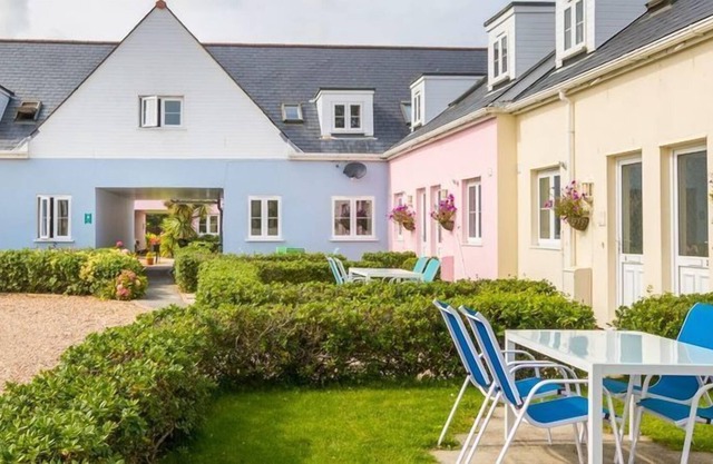 Light & Spacious Ground-Floor Cottage with Terrace