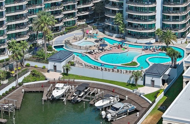 Lighthouse on the Bay unit 2511 - Snowbird Wanted