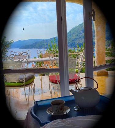 Lilly's Seaview Retreat Cottage