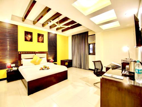 Lime Stays B&B GK-2 at Greater Kailash Metro South Delhi nearby Saket Select City