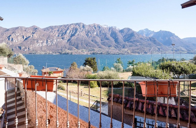 Limonta Lake View Apartment with Private Parking