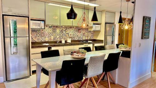 Lindo e aconchegante com lareira cond c/piscina