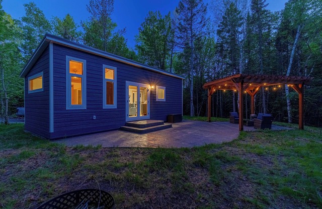 Little Blue: Secluded Tiny Home w/walking path to Lake Superior