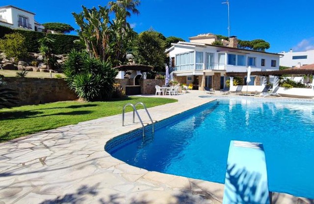 LLOGUER30 Els Ametllers luxury apartment