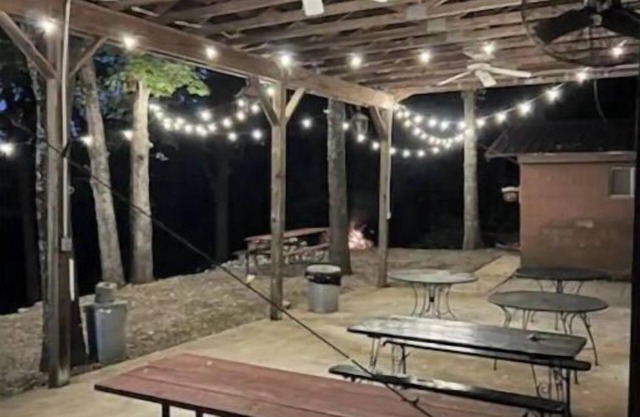 Located in between the entrances to Bennett Springs State Park on Highway 64