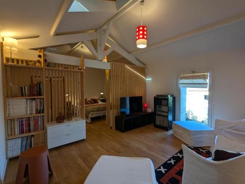 Location dans gîte avec cheminée et terrasse - Animaux acceptés - FR-1-653-275