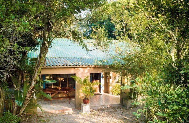 lodge set in a world heritage site, 5 min from beach