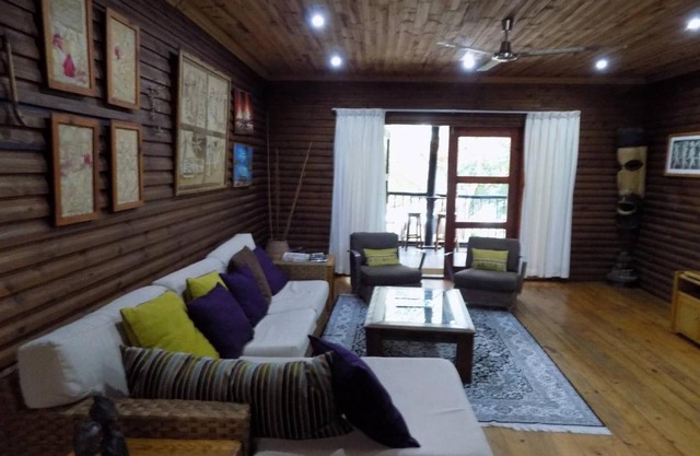Log Cabin On And Overlooking a 9km Lagoon