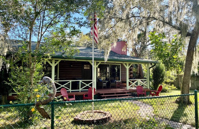 Log Cabin on Wooded Acre Near Tampa