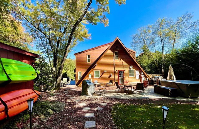 Log House by the Lake - One of a Kind Property
