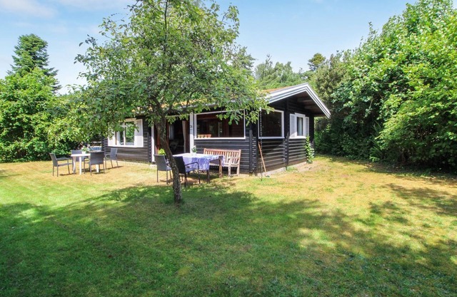 "Lone" - 900m from the sea by Interhome