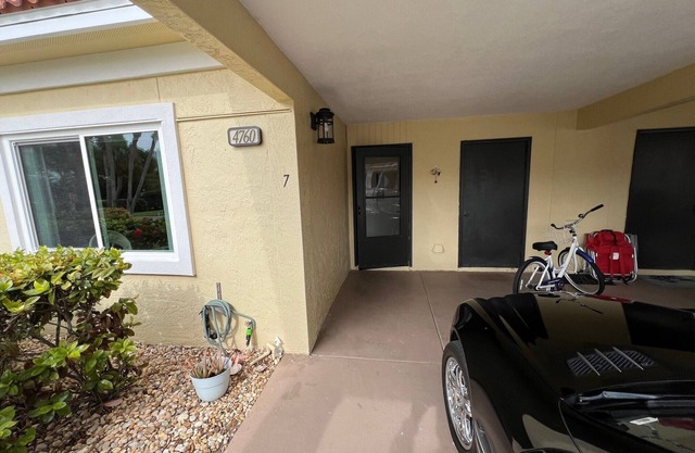 Longboat Key 1st Floor 2 bed/2 bath, Bayside Recreation-Beach Across the Street