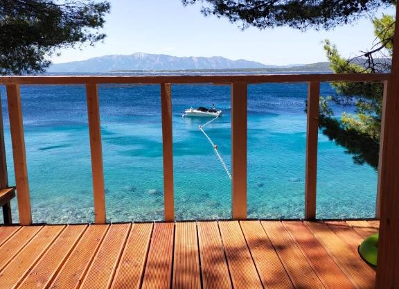 LORD Ambassador - mobile home & terrace by the sea