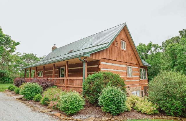 Lorettas Cabin
