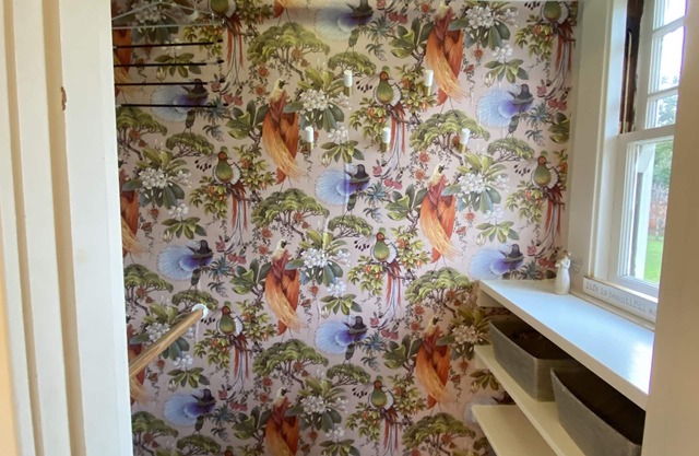 Los Altos Craftsman Retreat, 3 Bedrooms/2 Bathrooms, and a Cozy Living Room