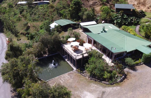 Los Lagos Lodge