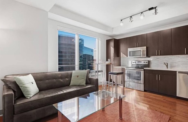 Lounge, Pool & Spa | nr Seaport Village& Eateries