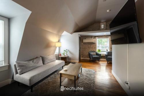 Lovely 1BR in Historic Ludlow - Behind the Art Shop