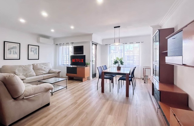 Lovely 3-Bedroom Apartment 15 Minutes from Beach