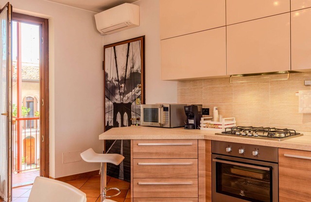 Lovely apartment for 4 guests with A/C, WIFI, TV and balcony