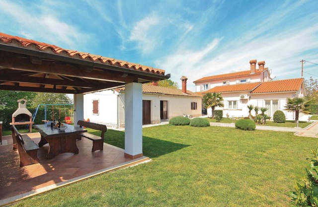 Lovely home in Hrboki with kitchen