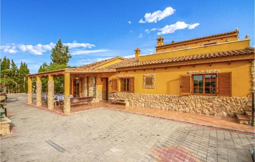 Lovely Home In Villanueva Del Segura