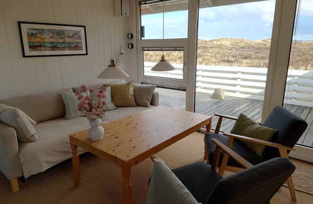 Lovely summer house on natural grounds