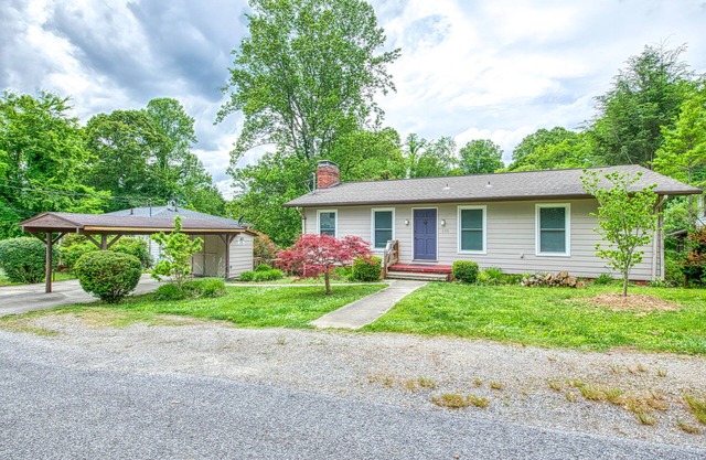 Lower level condo with private patio, washer/dryer, pool, and mountain views