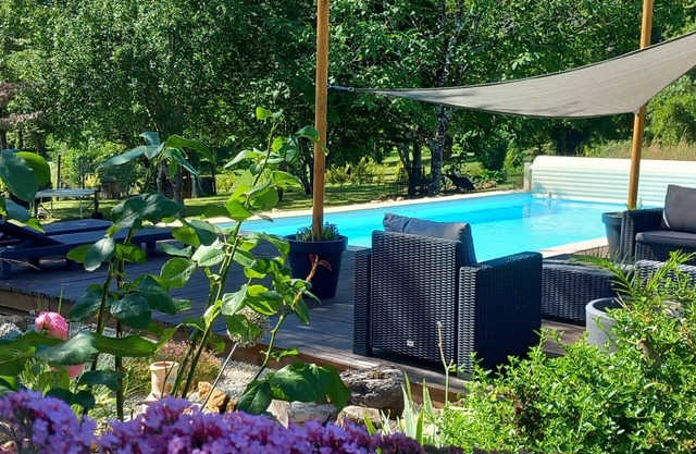LPC Dordogne Holidays - Couples retreat oozing character in an idyllic setting
